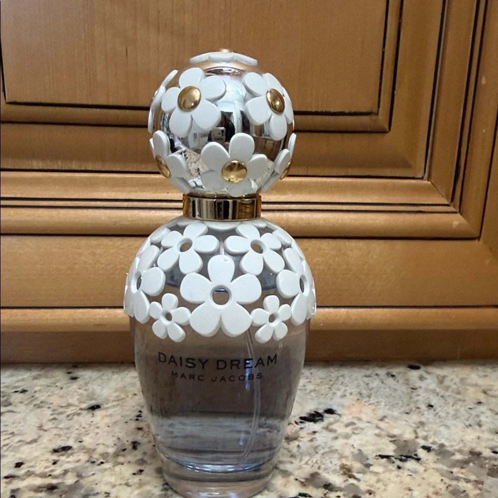 Marc Jacobs Daisy Dream perfume 3.4 oz - Picture 2 of 3